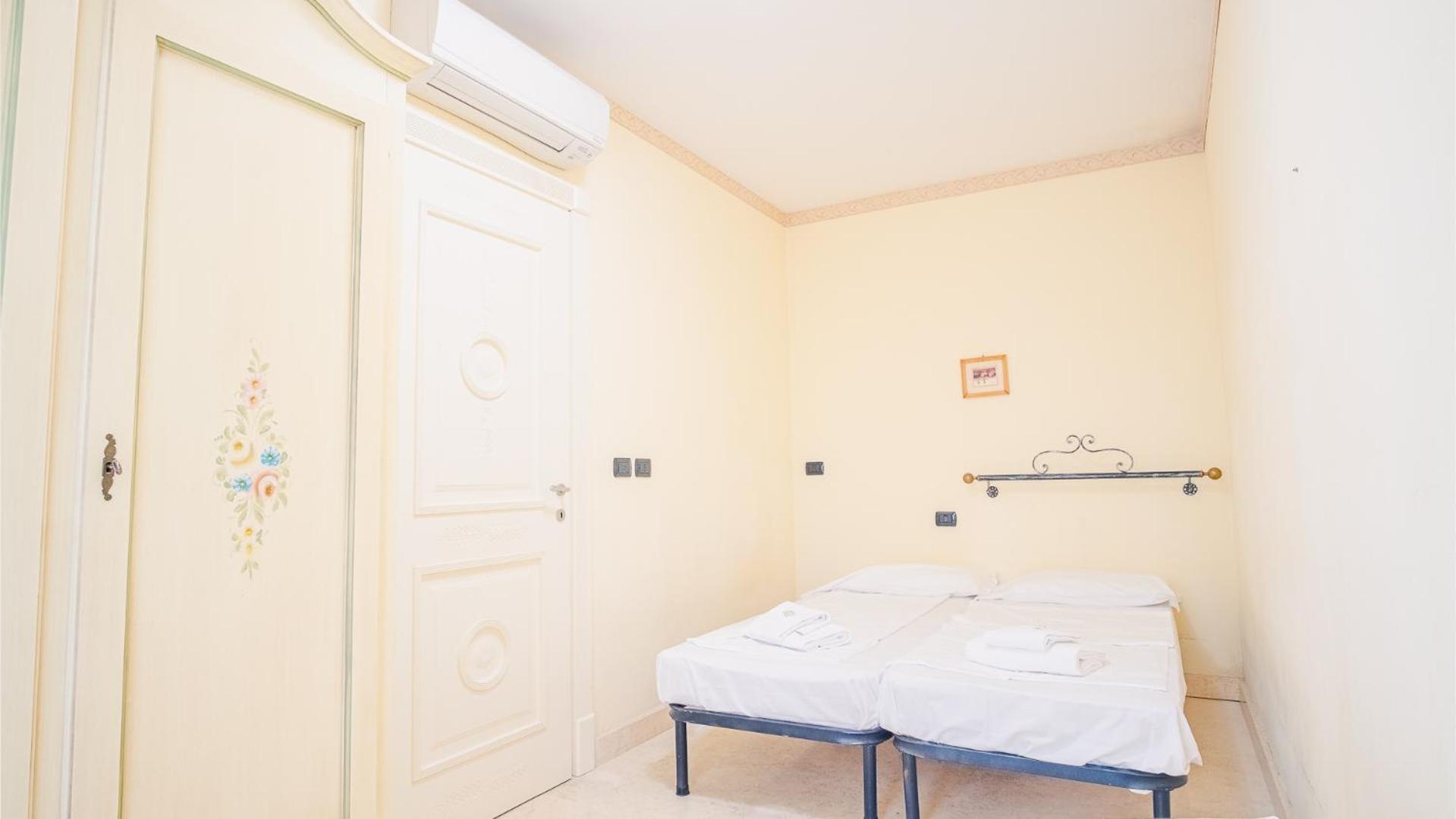 Relais Du Lac Village - Italian Homing Desenzano del Garda Habitación foto